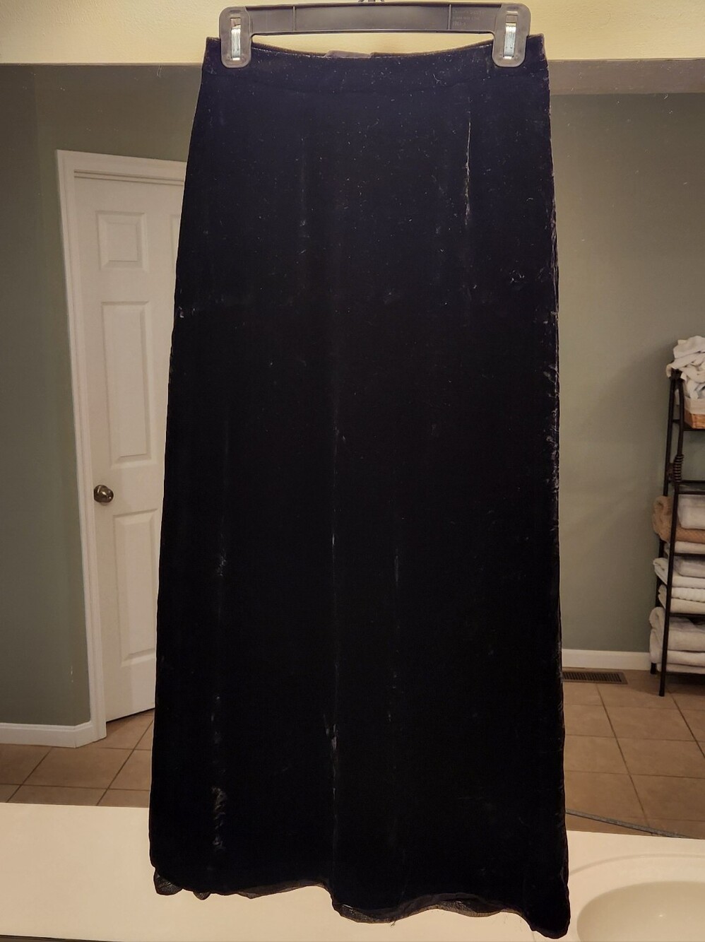 Ann Taylor Size 2 Classic Black Velvet Maxi Skirt Lining Lose At Hem